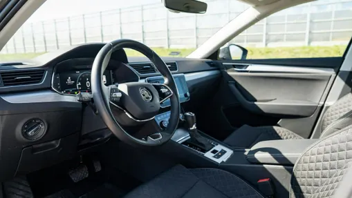 SKODA Superb -