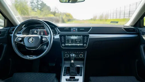 SKODA Superb -