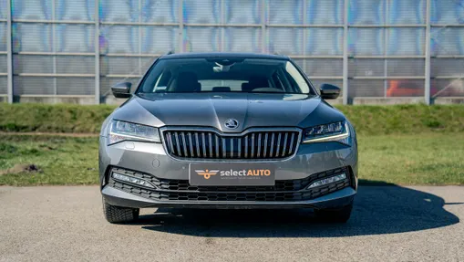 SKODA Superb -
