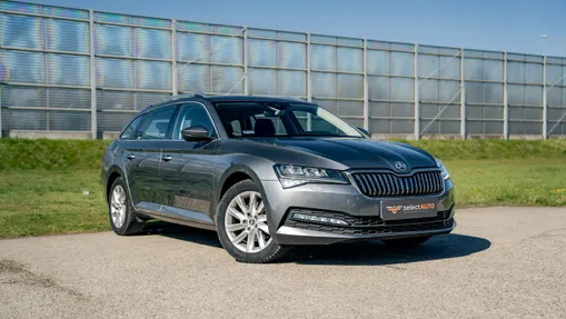 SKODA Superb -