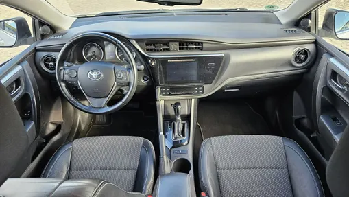 TOYOTA Corolla -