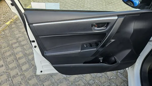 TOYOTA Corolla -