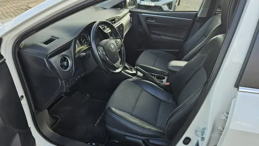 TOYOTA Corolla -