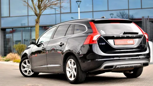 VOLVO V60 -