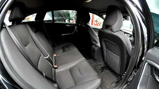 VOLVO V60 -