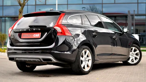 VOLVO V60 -