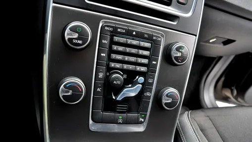 VOLVO V60 -