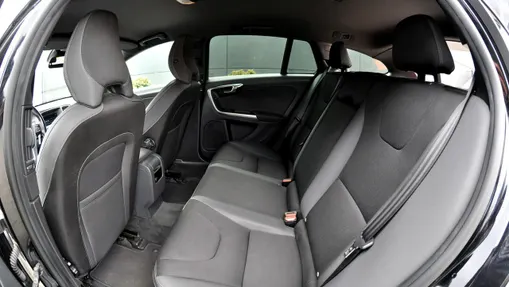 VOLVO V60 -