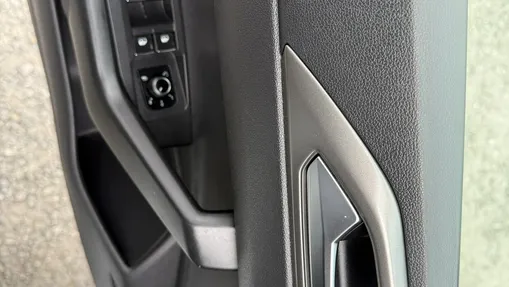 VOLKSWAGEN Polo -