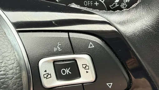 VOLKSWAGEN Polo -