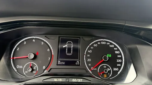 VOLKSWAGEN Polo -