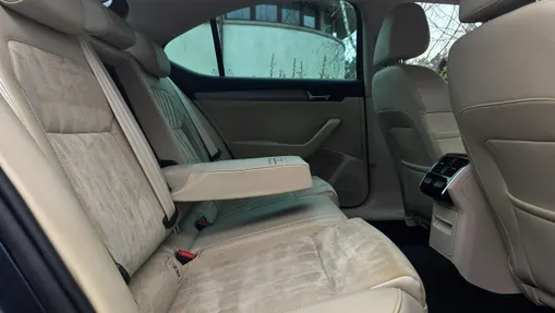 SKODA Superb -