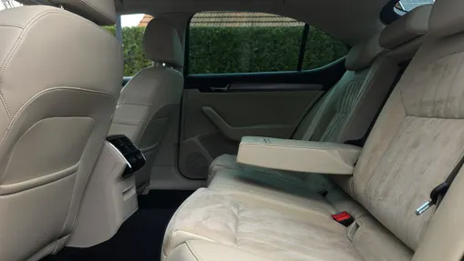 SKODA Superb -