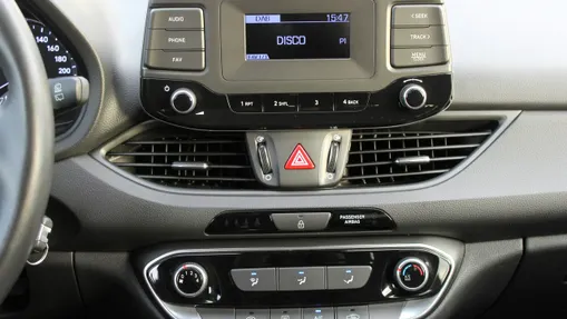 HYUNDAI i30 -