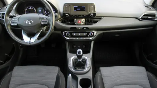 HYUNDAI i30 -