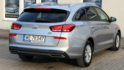 HYUNDAI i30 -