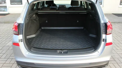 HYUNDAI i30 -