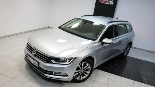 VOLKSWAGEN Passat -