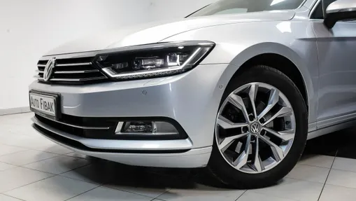 VOLKSWAGEN Passat -