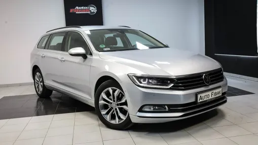VOLKSWAGEN Passat -