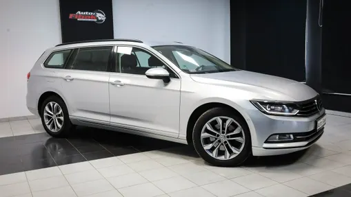 VOLKSWAGEN Passat -