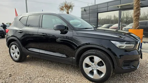 VOLVO XC40 -
