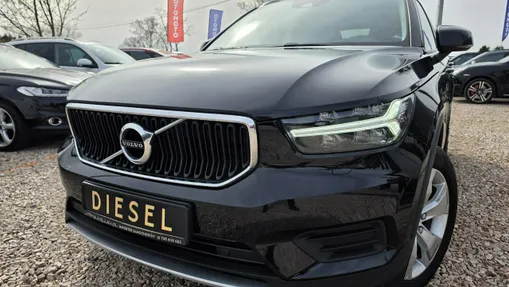 VOLVO XC40 -