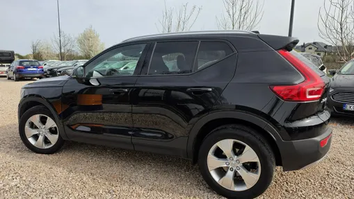 VOLVO XC40 -