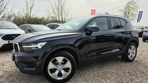 VOLVO XC40 -