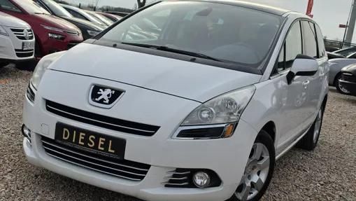 PEUGEOT 5008 -