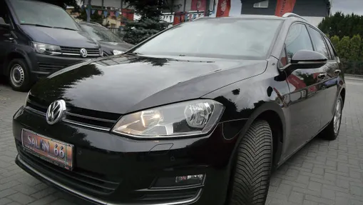 VOLKSWAGEN Golf -