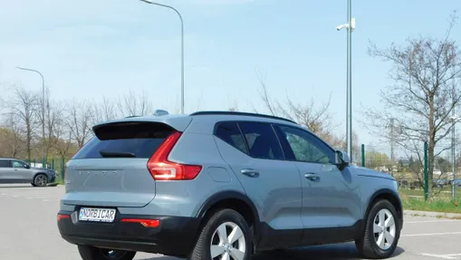 VOLVO XC40 -