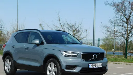 VOLVO XC40 -