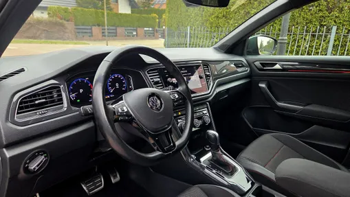 VOLKSWAGEN T-ROC -