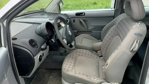 VOLKSWAGEN New Beetle -