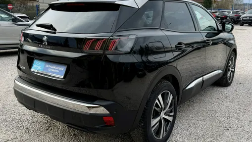 PEUGEOT 3008 -