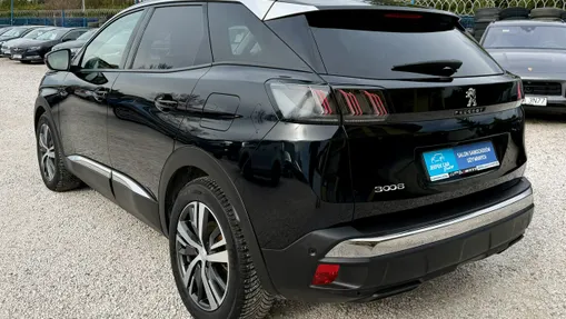 PEUGEOT 3008 -