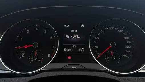 VOLKSWAGEN Passat -