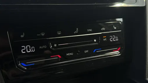 VOLKSWAGEN Passat -
