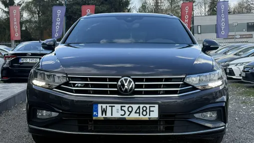 VOLKSWAGEN Passat -
