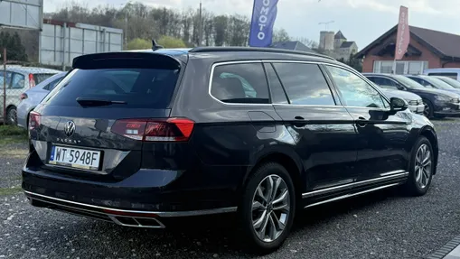 VOLKSWAGEN Passat -