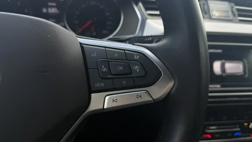 VOLKSWAGEN Passat -