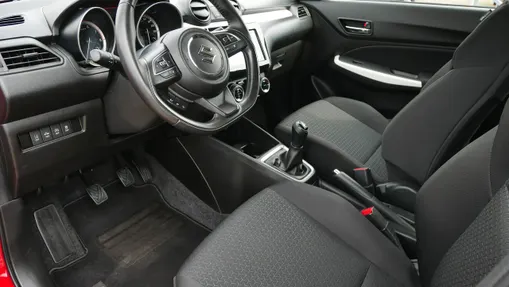 SUZUKI Swift -