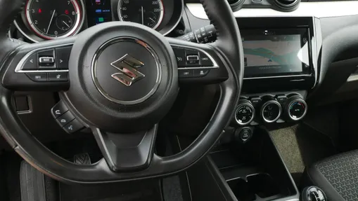 SUZUKI Swift -