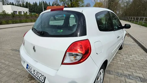 RENAULT Clio -