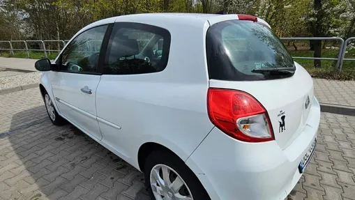 RENAULT Clio -