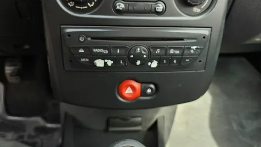 RENAULT Clio -