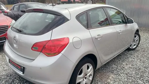 OPEL Astra -