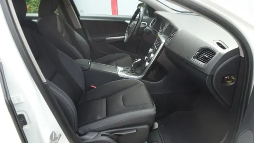 VOLVO V60 -