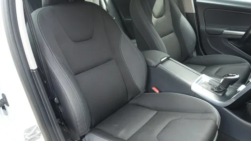 VOLVO V60 -